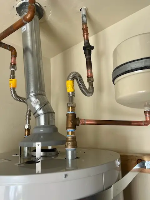Water heater installation and plumbing repair in Highlands